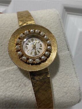 Sheffield Women’s Watch Gold tone 23mm Cocktail Watch Pearl Plate 1960s Swiss